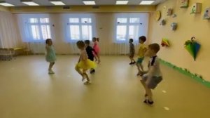 Топ, топ по паркету