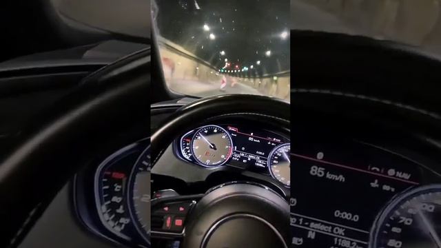 1200 HP Audi S8 Tunnel Sound