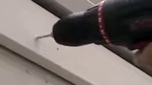 Монтаж дверного доводчика DORMA TS Profil. 2. Сверление