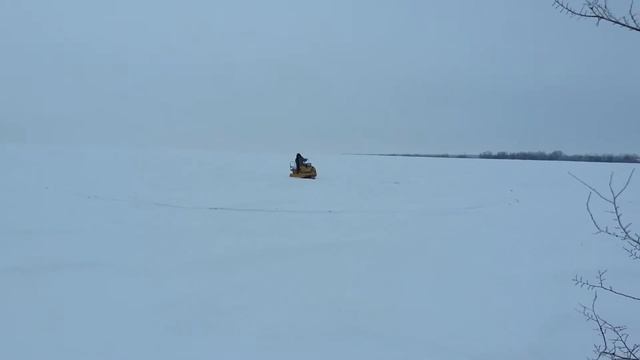 Снегоход Буран. Как заводили. Немного покатались на охоте.
