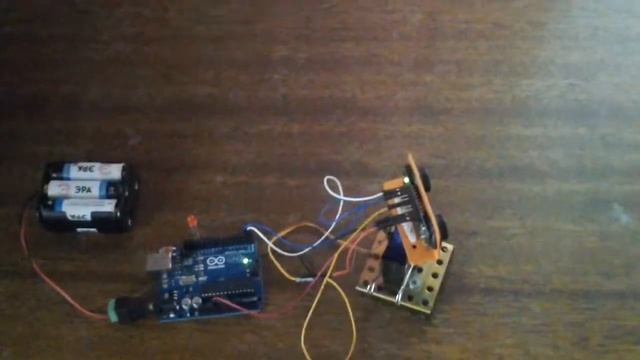 Arduino  URM37 ультразвуковой дальномер и серводвигатель