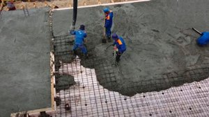 УСТРОЙСТВО ПЛИТНОГО ФУНДАМЕНТА С ТЕРМОРАЗРЫВОМ. ЗАЛИЛИ 50 КУБОВ БЕТОНА