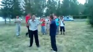 Боксер против каратиста !!