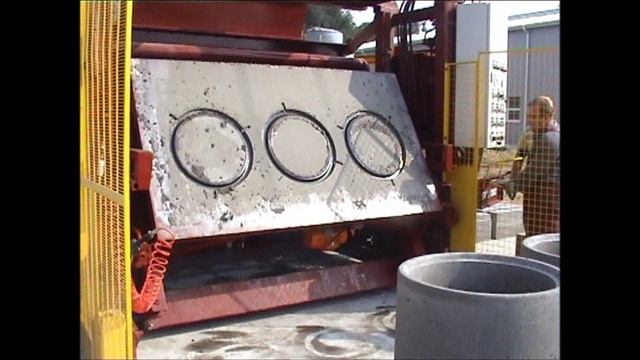 Производство труб, колец 700. Более 180 штук в смену