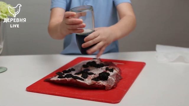 Рулет с беконом и черносливом из говядины рецепт