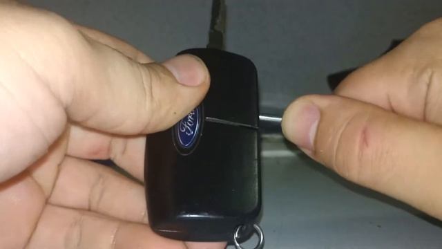Как поменять батарейку на штатным ключе на форд мондео 4