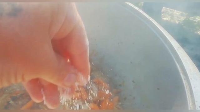 Никогда не думал что можно так вкусно приготовить кролика.тушеный кролик в казане и на костре