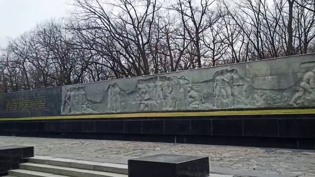 Харьков.МЕМОРИАЛЬНЫЙ КОМПЛЕКС СЛАВЫ - Место,где живет память! смотреть онлайн