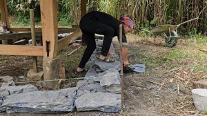 Build a wooden house for a warm winter, anh hmong