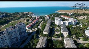 ул  Ефремова 10