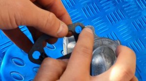 Замена термостата  на автомобиль Chrysler Voyager 2.5 crd 2005 год.