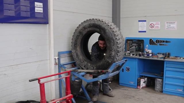 Арматура кирган ШИНА! Сервисимизда ямалади! смотреть онлайн