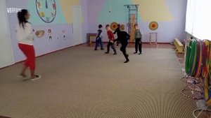 "С хлопками". Комплекс № 4 утренней гимнастики в подготовительной к школе группе (6-7 лет)