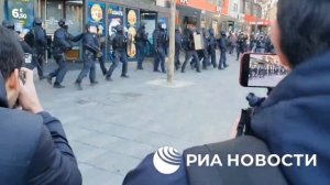 На акции протеста в Париже начались беспорядки