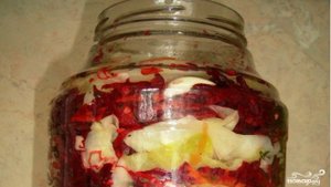 Капуста маринованная острая со свеклой