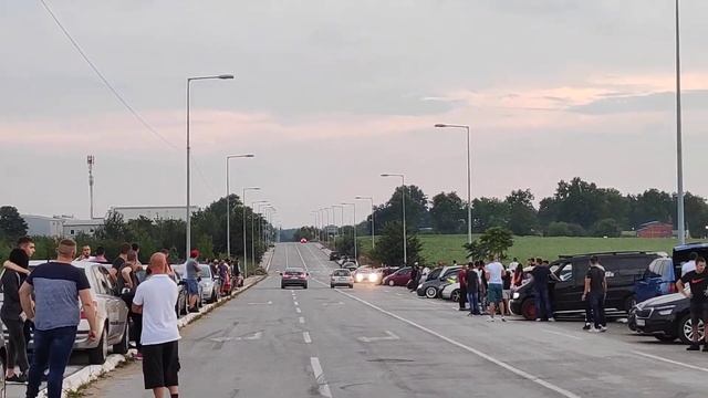 Honda Civic 1.8 vs Nissan Micra Turbo смотреть онлайн