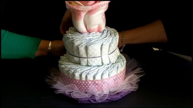 How to Make a Basic Diaper Cake смотреть онлайн