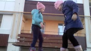Как научить ребенка прыгать на скакалке