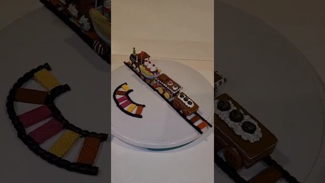 Sugar & Spice LEMAX Train CHRISTMAS GINGERBREAD VILLAGE