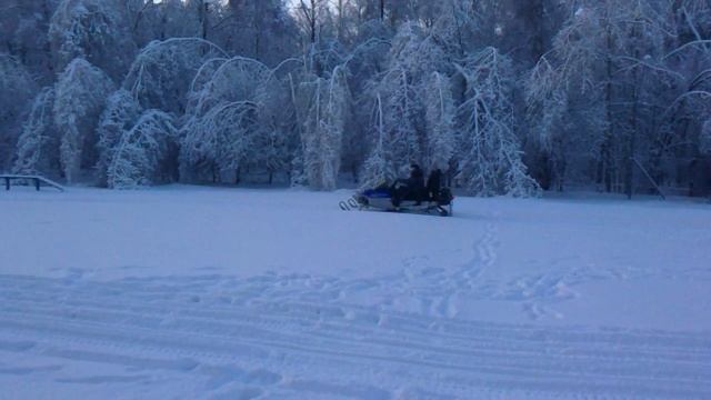 Настя рассекает на снегоходе смотреть онлайн