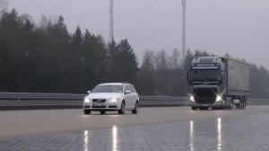 Грузовик Volvo. Экстренное торможение.