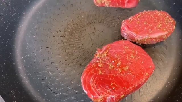 Стейки из филе тунца. Улётный рецепт! Вкусно и просто! Вот это Кухня!
