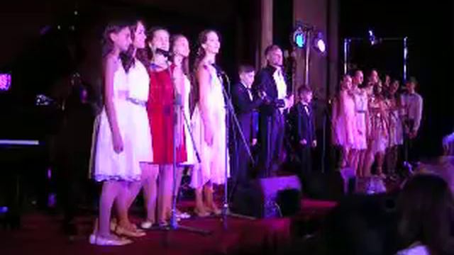 співає Олег Скрипка та ДЮМВХС "Світанок" 22.11.2015 м. Київ смотреть онлайн