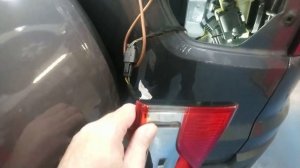 How to open and repair an inoperative Ford EcoSport Tailgate lock