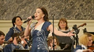 А.Лепин, стихи В. Лифшица. «Пять минут», солистка Елена Курская.