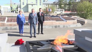 Глава г. Шадринска возложил цветы к Вечному огню (2022-05-09)