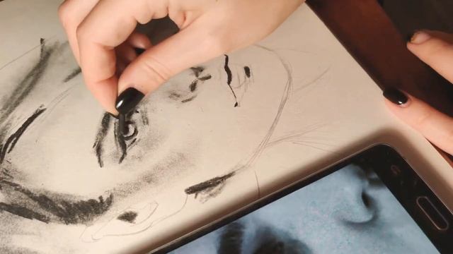 портрет углем смотреть онлайн