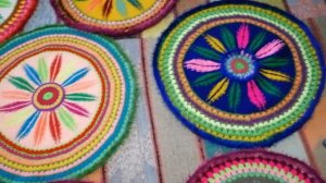 Оригинальные коврики кругляши в смешанной технике.(крючок,спицы)