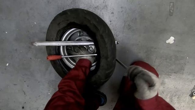 【HONDAベンリィ50】リアタイヤ交換作業 смотреть онлайн