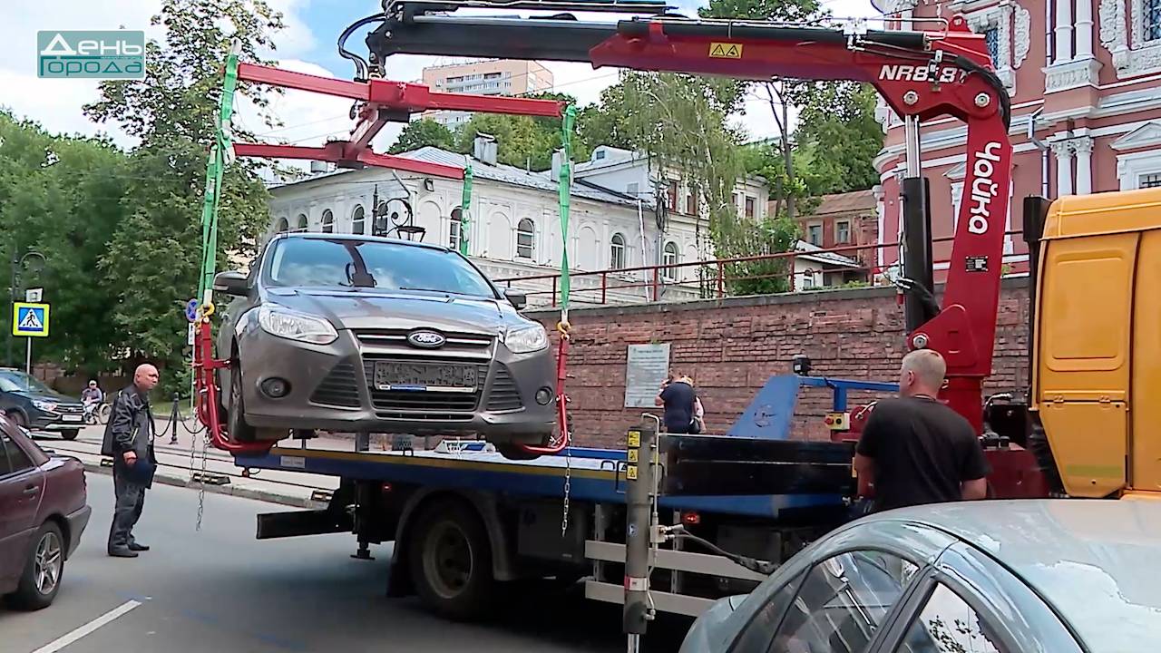 Эвакуация машин без номеров с парковки