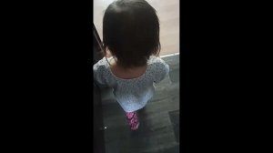 Илона танцует