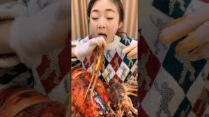 【大食い】Girl eats giant live octopus | Chinese Seafood Mukbang Eating Show #2