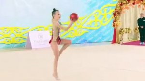 художественная гимнастика.Дамирова Милана.2014 год 8 лет.