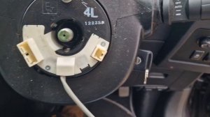 Nissan Qashqai J10 clock spring steering squib airbag steering wheel removal replacement B1049