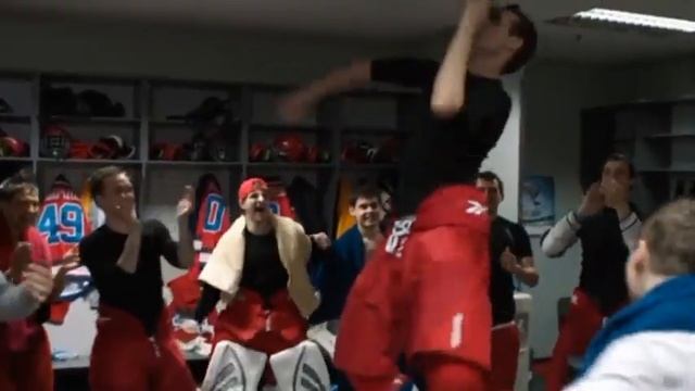 «Молодёжка» тает лёд смотреть онлайн