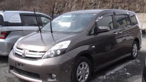 Toyota Isis 2017 г