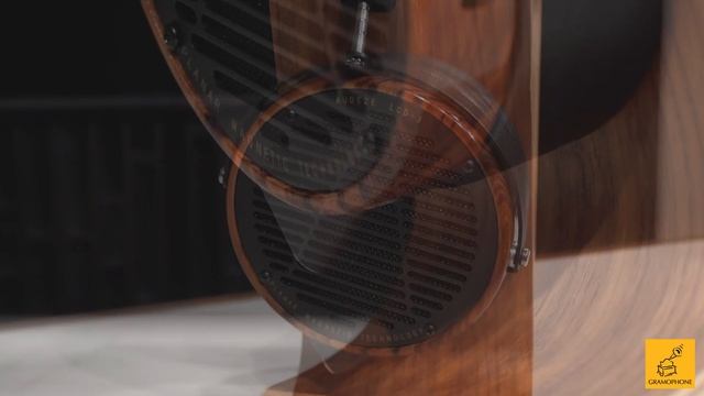 Headphone Drivers: Planar Magnetic & Dynamic | AudioU смотреть онлайн