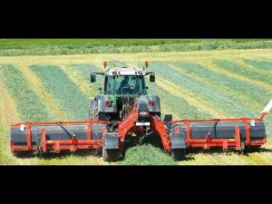 KUHN MERGE MAXX 1090 / ленточный валкообразователь на сене.
