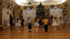 Новогодний хоровод"Супер детский сад" (под.гр)