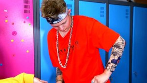 Храбрая или Трусливая Девушка в Школе || Смешные моменты с Одноклассниками