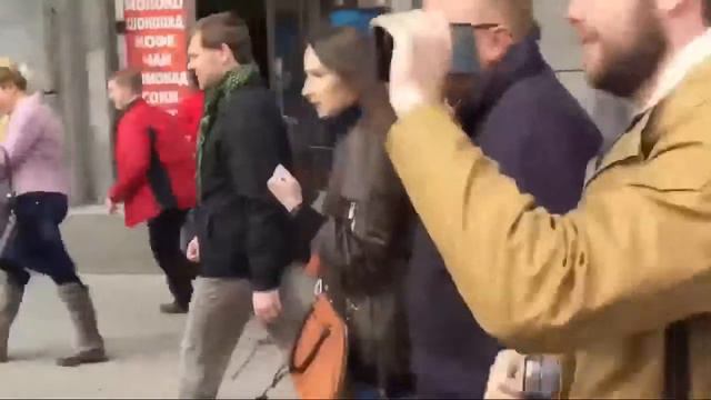 Пьяный Милонов оскорбляет митингующих