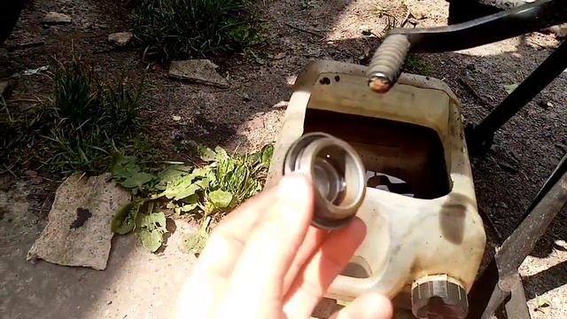 Замена масла и чистка маслянного фильтра на мотоцыкле. Spark SP200R-28 смотреть онлайн