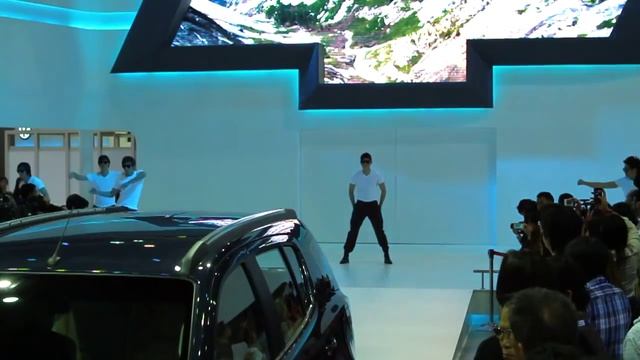 Motorshow 2012 Chevrolet Show - by Dari Art BKK смотреть онлайн