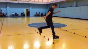 Дети на роликах. Фристайл слалом на роликовых коньках. Связка от ученика.