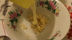 Салат "Полет фантазии" с курицей,ананасом и грибами. Очень вкусный.