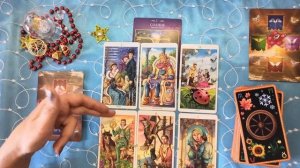 Ближайшее будущее. Как действовать? Выбор из двух вариантов. Онлайн гадание на Таро.